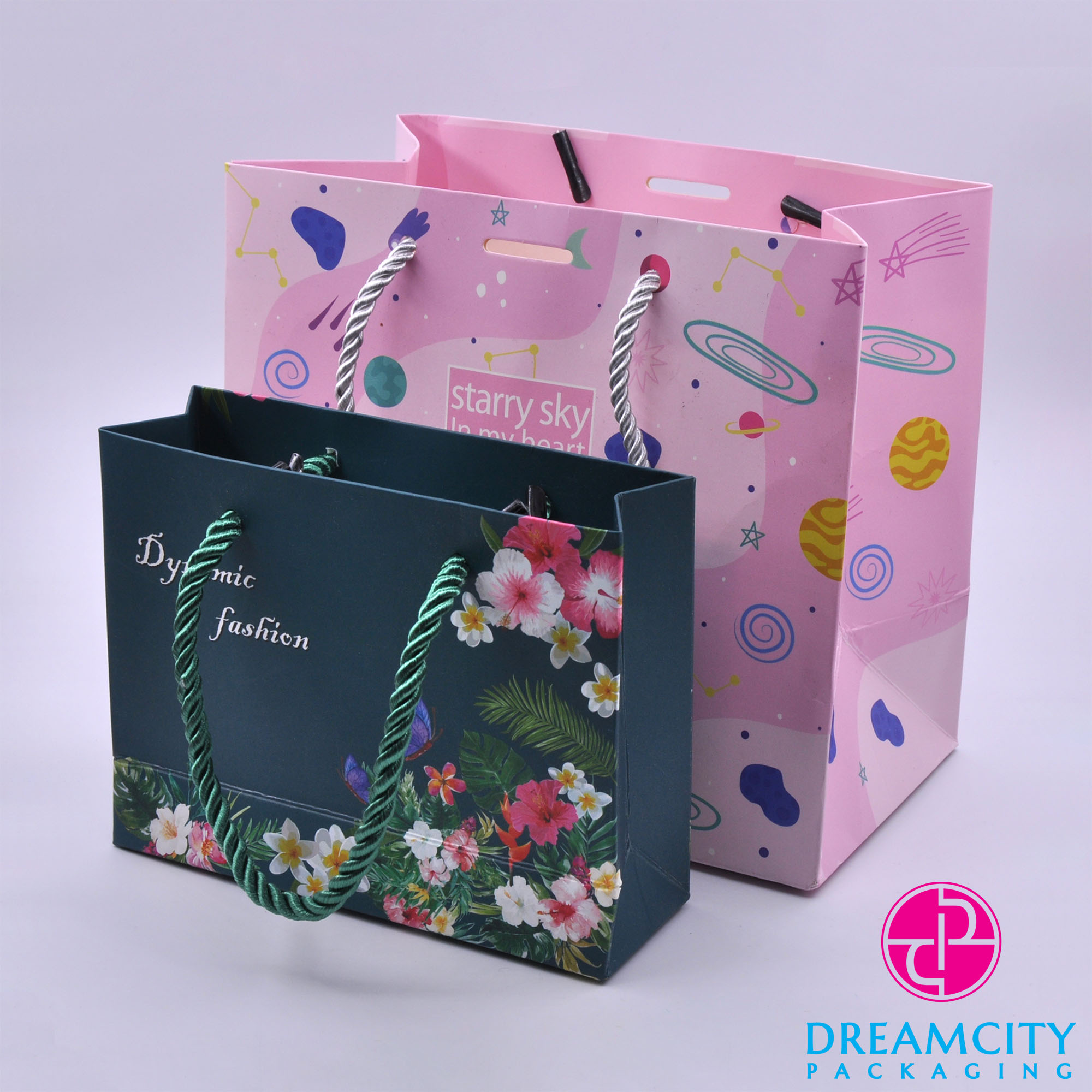 Bolsa de regalo en papel de colores personalizada con tu marca